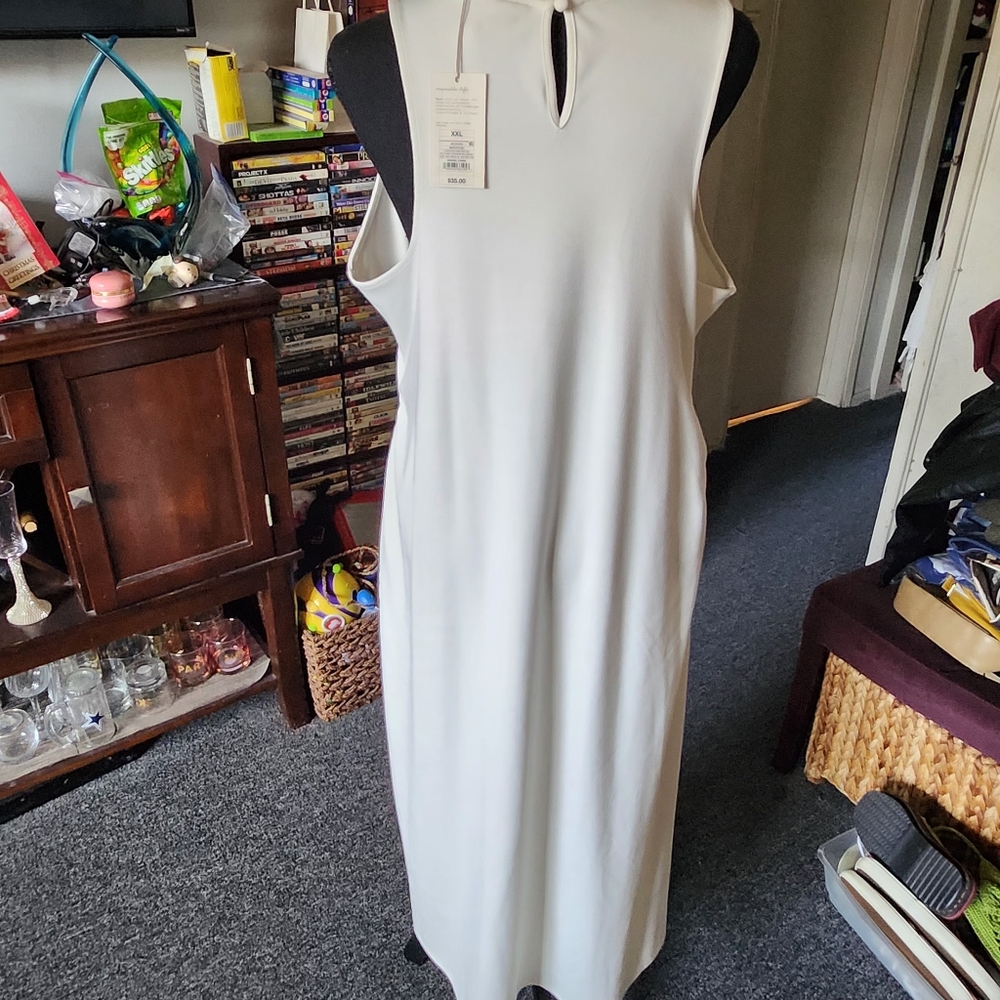 Dress - Picture 6 of 6